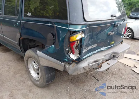 1996 Ford Explorer z USA, uszkodzony, nr VIN 1FMDU34X1TUD62605